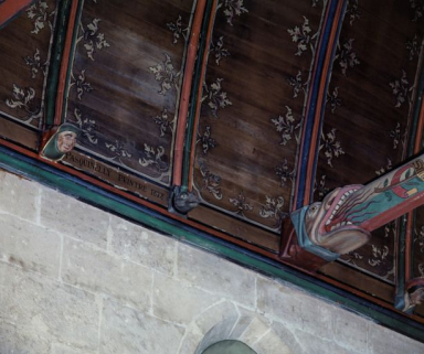 Grande chambre des Pauvres : détail, blochets saillants figurés (2e travée, côté droit). © Région Bourgogne-Franche-Comté, Inventaire du patrimoine