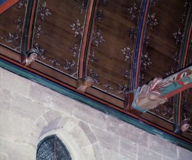Grande chambre des Pauvres : détail, blochets saillants figurés (6e travée, côté droit). © Région Bourgogne-Franche-Comté, Inventaire du patrimoine