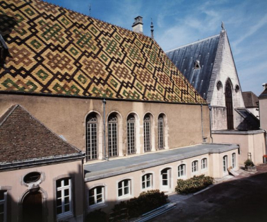 Elévation sur la cour de l'ancien couvent des cordeliers : vue d'ensemble. © Région Bourgogne-Franche-Comté, Inventaire du patrimoine