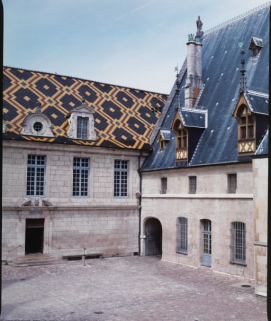 Angle de la salle Saint-Louis et du grand corps de bâtiment. © Région Bourgogne-Franche-Comté, Inventaire du patrimoine