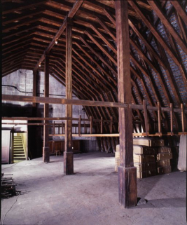 Grand corps de bâtiment : charpente et comble (au dessus du dortoir des soeurs). © Région Bourgogne-Franche-Comté, Inventaire du patrimoine