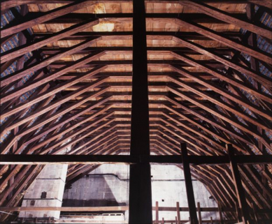 Grand corps de bâtiment : charpente du comble (au-dessus du dortoir des soeurs). © Région Bourgogne-Franche-Comté, Inventaire du patrimoine