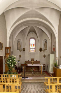 Chapelle : vue intérieure depuis l'entrée. © Région Bourgogne-Franche-Comté, Inventaire du patrimoine