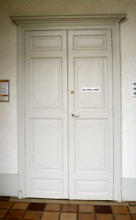 Ancien réfectoire des soeurs (aile gauche, premier étage), détail de la porte d'entrée. © Région Bourgogne-Franche-Comté, Inventaire du patrimoine