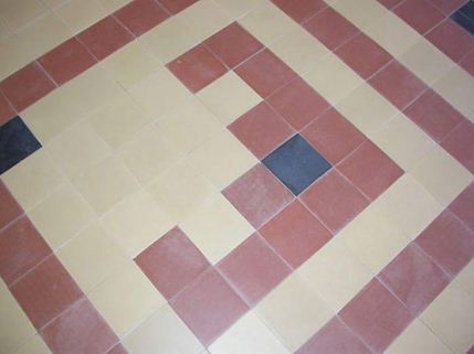 Détail du sol en grès cérame de la salle à manger. © Région Bourgogne-Franche-Comté, Inventaire du patrimoine