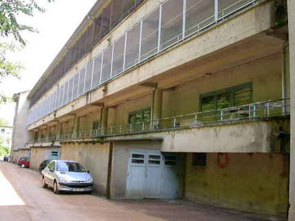 Galerie de cure nord, dite "froide", vue d'ensemble extérieure. © Région Bourgogne-Franche-Comté, Inventaire du patrimoine