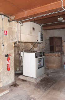 Corps de bâtiment transversal : buanderie à l'étage de soubassement. © Région Bourgogne-Franche-Comté, Inventaire du patrimoine