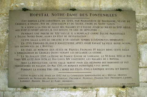 Plaque commémorative de l'hôpital Notre-Dame des Fontenilles. © Région Bourgogne-Franche-Comté, Inventaire du patrimoine