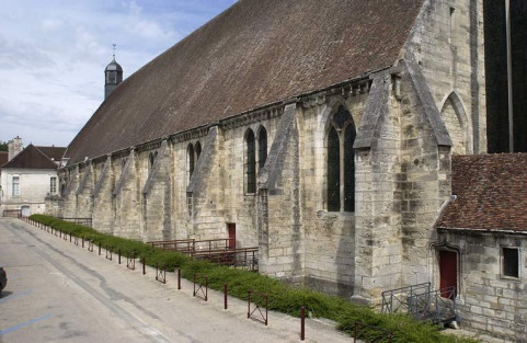 Vue d'ensemble du mur gouttereau sud et de la chapelle du revestiaire. © Région Bourgogne-Franche-Comté, Inventaire du patrimoine