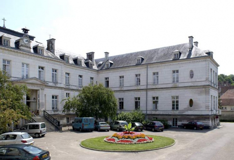 Pavillon Dormois : vue partielle du corps central et aile sud dévolue aux hommes. © Région Bourgogne-Franche-Comté, Inventaire du patrimoine