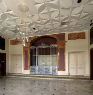 Pavillon Dormois : corps central, salle d'accueil et entrée de la chapelle. © Région Bourgogne-Franche-Comté, Inventaire du patrimoine