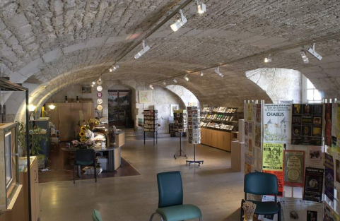 Première travée de l'ancien Hôtel-Dieu, actuellement office du tourisme. © Région Bourgogne-Franche-Comté, Inventaire du patrimoine