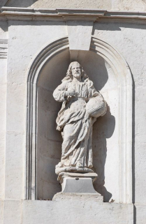 Façade sur rue : détail (statue : Salvator mundi). © Région Bourgogne-Franche-Comté, Inventaire du patrimoine