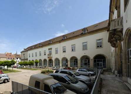 Aile gauche, élévation sur la cour d'honneur. © Région Bourgogne-Franche-Comté, Inventaire du patrimoine