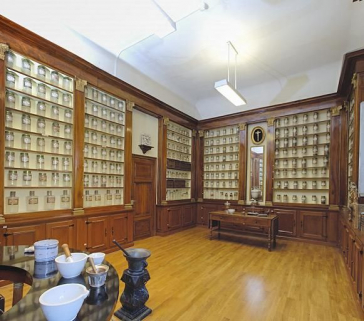 Pharmacie. © Région Bourgogne-Franche-Comté, Inventaire du patrimoine