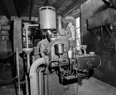 Rez-de-chaussée. Moteur diesel (L. Gardner, constructeur à Patricroft, Angleterre), détail. © Région Bourgogne-Franche-Comté, Inventaire du patrimoine
