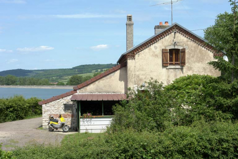 Elévation postérieure. © Région Bourgogne-Franche-Comté, Inventaire du patrimoine Elévation postérieure. © Région Bourgogne-Franche-Comté, Inventaire du patrimoine