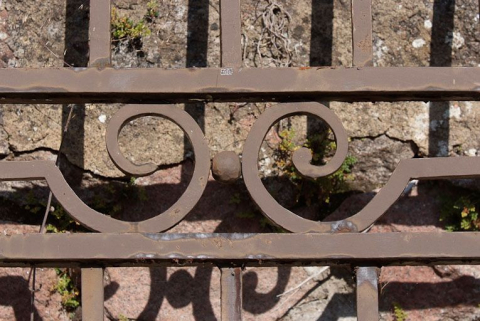 Ancien portail de la cour, détail. © Région Bourgogne-Franche-Comté, Inventaire du patrimoine