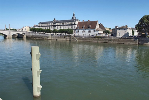 Façade sur la Saône. © Région Bourgogne-Franche-Comté, Inventaire du patrimoine Façade sur la Saône. © Région Bourgogne-Franche-Comté, Inventaire du patrimoine