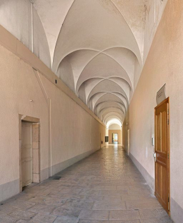 Couloir sud-est du rez-de-chaussée. © Région Bourgogne-Franche-Comté, Inventaire du patrimoine