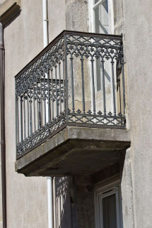 Pavillon postérieur de l'aile droite : détail d'un balcon ajouté postérieurement. © Région Bourgogne-Franche-Comté, Inventaire du patrimoine