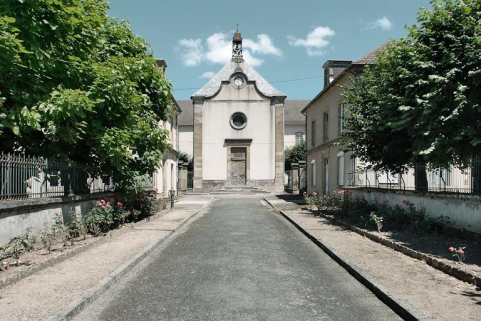 Allée menant à la chapelle. © Région Bourgogne-Franche-Comté, Inventaire du patrimoine
