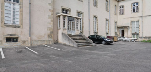 Angle formé par l'aile gauche et le corps central : détail du rez-de-chaussée. © Région Bourgogne-Franche-Comté, Inventaire du patrimoine