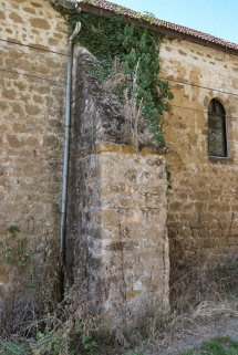 Chapelle : premier contrefort gauche du mur de long-pan sur rue. © Région Bourgogne-Franche-Comté, Inventaire du patrimoine