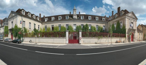 Bâtiment principal : vue d'ensemble des façades sur rue. © Région Bourgogne-Franche-Comté, Inventaire du patrimoine