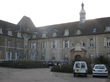 Vue de la cour. © Région Bourgogne-Franche-Comté, Inventaire du patrimoine