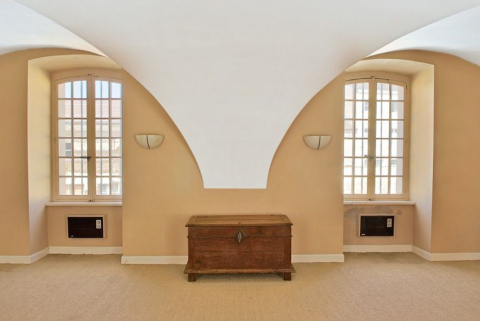 Salle du corps de bâtiment en retour sur l'aile ouest du côté de la cour de service. © Région Bourgogne-Franche-Comté, Inventaire du patrimoine