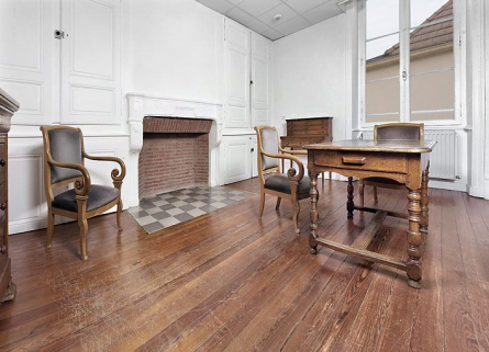 Bâtiment donnant rue de la Gare : bureau à l'étage. © Région Bourgogne-Franche-Comté, Inventaire du patrimoine