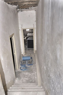 Couloir et escalier pendant les travaux. © Région Bourgogne-Franche-Comté, Inventaire du patrimoine