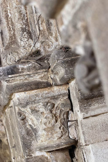 Porterie : détail d'un chapiteau. © Région Bourgogne-Franche-Comté, Inventaire du patrimoine