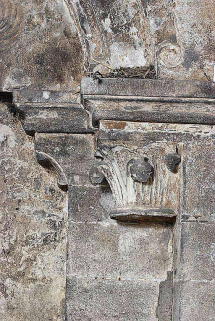 Porterie : détail d'un chapiteau. © Région Bourgogne-Franche-Comté, Inventaire du patrimoine