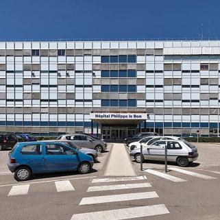 Bâtiment principal, partie centrale de la façade. © Région Bourgogne-Franche-Comté, Inventaire du patrimoine