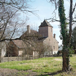 Demeure à la sortie du village, le long de la Seille. © Région Bourgogne-Franche-Comté, Inventaire du patrimoine