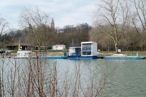 Le port de Cuisery vu de la rive gauche. © Région Bourgogne-Franche-Comté, Inventaire du patrimoine