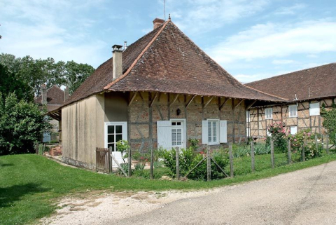 Château de Lusigny : ferme. © Région Bourgogne-Franche-Comté, Inventaire du patrimoine