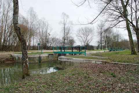 Tête amont de l'écluse. © Région Bourgogne-Franche-Comté, Inventaire du patrimoine