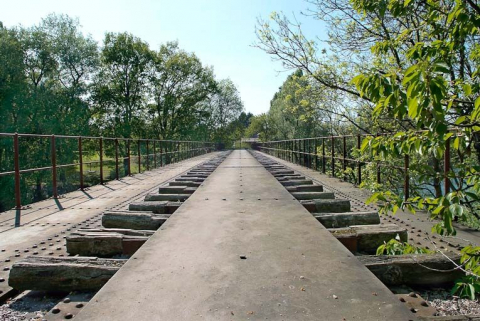 Pont de chemin de fer désaffecté : vue du platelage. © Région Bourgogne-Franche-Comté, Inventaire du patrimoine