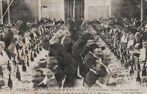 salle des fêtes © Collection particulière  salle des fêtes © Collection particulière