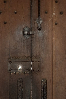 Chapelle : détail de la porte. © Région Bourgogne-Franche-Comté, Inventaire du patrimoine Chapelle : détail de la porte. © Région Bourgogne-Franche-Comté, Inventaire du patrimoine