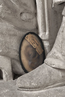 Détail : médaillon contenant des cheveux de la marquise d'Aligre. © Région Bourgogne-Franche-Comté, Inventaire du patrimoine