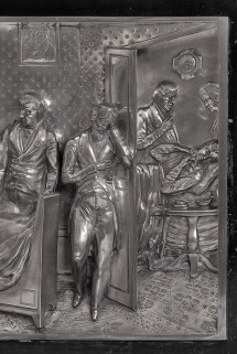 Relief du piédestal, détail. © Région Bourgogne-Franche-Comté, Inventaire du patrimoine