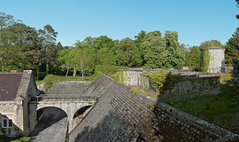 Château d'eau, réservoirs et pont-aqueduc. © Région Bourgogne-Franche-Comté, Inventaire du patrimoine