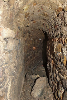 Partie en U de la deuxième galerie :  embranchement gauche. © Région Bourgogne-Franche-Comté, Inventaire du patrimoine