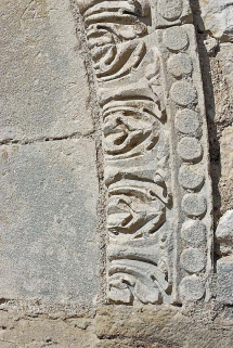 Détail du décor de la porte de la salle voûtée, rue du Château. © Région Bourgogne-Franche-Comté, Inventaire du patrimoine