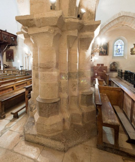 Deuxième pilier entre la nef et le bas-côté droit, vue postérieure. © Région Bourgogne-Franche-Comté, Inventaire du patrimoine