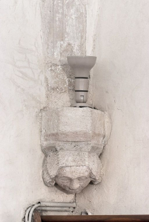 Culot antérieur gauche de la première travée de la nef. © Région Bourgogne-Franche-Comté, Inventaire du patrimoine